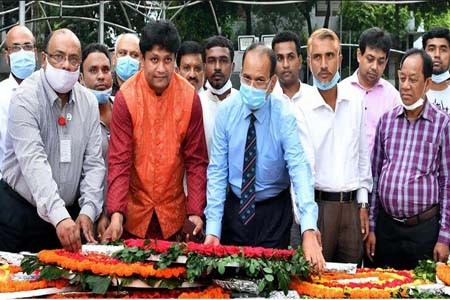 টেলিযোগাযোগ সচিবের শ্রদ্ধা