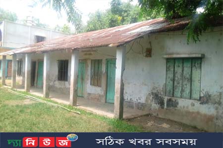 অনিয়ম ও লুটপাটের অভিযোগ