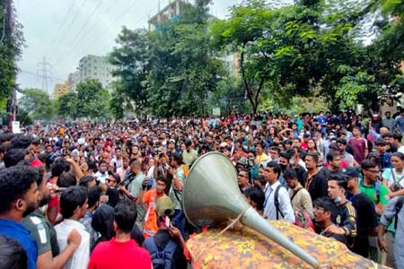 খুনি সরকারের কাছে বিচার চাওয়া বা সংলাপে বসারও সুযোগ আর নেই -সমন্বয়ক নাহিদ