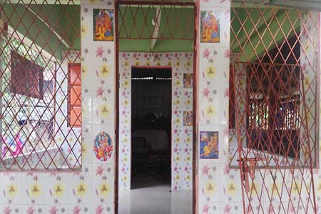 পটুয়াখালীর ঐতিহ্যবাহী রাধাগোবিন্দ জিউর মন্দিরে ভয়াবহ চুরির ঘটনা