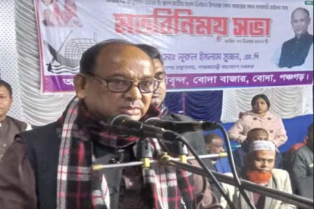 পঞ্চগড়ের বোদায় ব্যবসায়িদের সাথে মতবিনিময় করলেন রেলপথ মন্ত্রী 