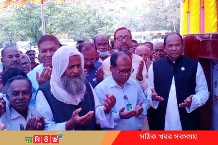 বোদা উপজেলা পরিষদ কমপ্লেক্স ভবন ও হলরুম নির্মাণ কাজের উদ্বোধন করলেন রেলপথ মন্ত্রী