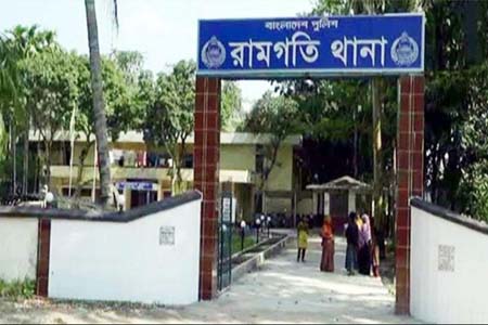 লক্ষ্মীপুরে স্ত্রী ও শশুরকে গলা কেটে হত্যা! জামাই পলাতক 