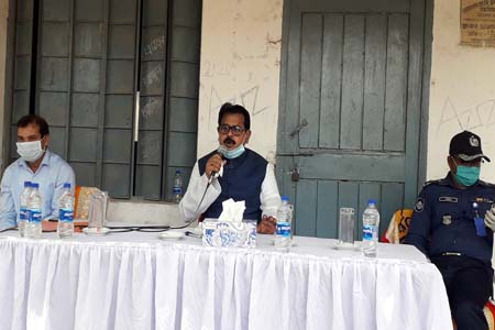 রাণীনগরে বোরো ধান কর্তন