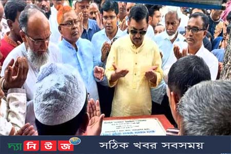 সড়ক উদ্বোধন করলেন লাবু চৌধুরী