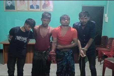 হাতিয়ার মেঘনা নদী থেকে ৫ ডাকাত আটক