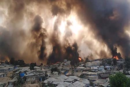 রোহিঙ্গা ক্যাম্পে অগ্নিকাণ্ড