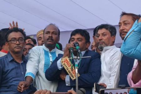 মাদারীপুরে ধানের শীষকে সমর্থন জানিয়ে নির্বাচন থেকে সরে দাড়ালেন স্বতন্ত্র প্রার্থী