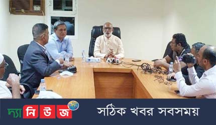 বিদেশে বসে দেশের বিরুদ্ধে অপপ্রচারকারীদের স্বরূপ তুলে ধরতে হবে -শ ম রেজাউল করিম