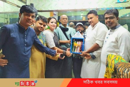 চেরাগির আজাদী গলিতে এবার 'সেলুন পাঠাগার বিশ্বজুড়ে'