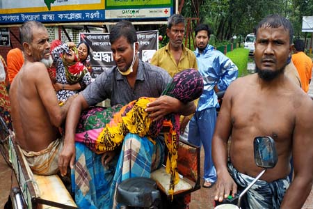 সাপাহারে বজ্রপাতে কিশোরের মৃত্যু