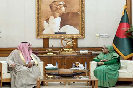 প্রধানমন্ত্রীর সঙ্গে সৌদি রাষ্ট্রদূতের সাক্ষাৎ