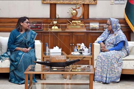 প্রধানমন্ত্রীর সাথে বিশ্ব স্বাস্থ্য সংস্থার দক্ষিণ পূর্ব এশিয়া অঞ্চলের আঞ্চলিক পরিচালকের সাক্ষাৎ