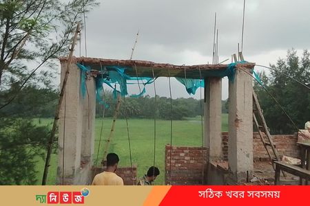 ভেঙে পড়ল নির্মাণাধীন বিদ্যালয়ের ছাদ