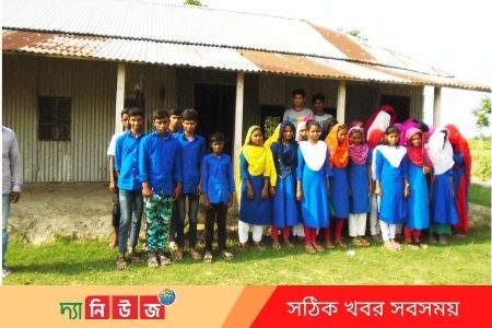 স্কুল নয়, যেনো টিনের ঘর