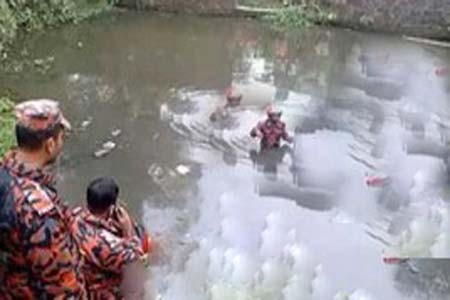 রাজধানীর ডেমরায় ১৭ ঘণ্টা পর খাল থেকে শিশুর দেহ উদ্ধার