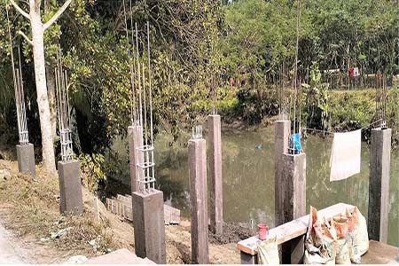 সরকারি জায়গায় ভবন নির্মাণ