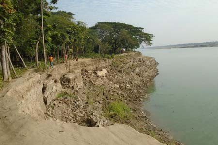 সালামতপুর গ্রামের মানুষের দূর্ভোগের শেষ নাই