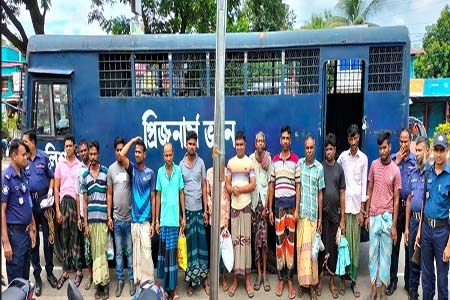 বেনাপোলে সাজাপ্রাপ্ত পলাতক ১৫ আসামী গ্রেফতার 