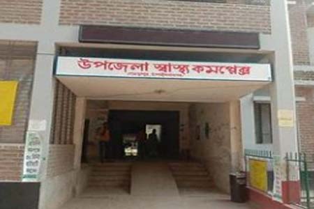 , গৌরনদী উপজেলা হাসপাতাল পরিদর্শণে বিভাগীয় কমিশনারের