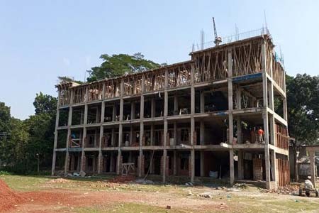 সালথা মডেল মাধ্যমিক বিদ্যালয় ভবন নির্মাণ কাজে অনিয়মের অভিযোগ