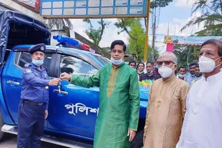 ভোলার শশীভূষণ থানায় নতুন গাড়ি হস্তান্তর