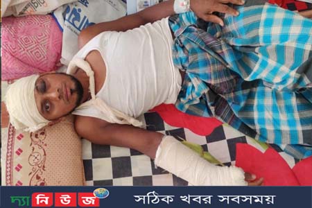 সিঁদ কেটে ঘরে