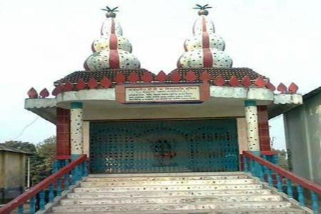 রাজারহাটে করোনার প্রভাবে হলো না ঐতিহ্যবাহী সিন্দুরমতির নবমীর স্নান