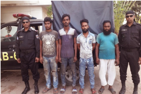 যশোরে ট্রাক চোর চক্রের চার সদস্যসহ একটি চোরাই ট্রাক আটক