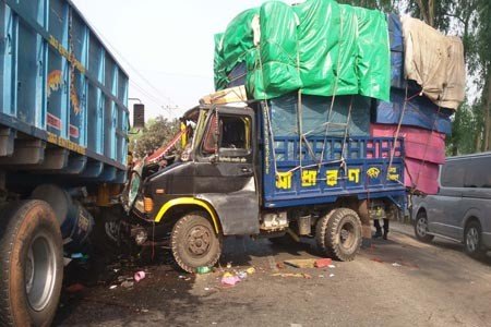 https://thenewse.com/wp-content/uploads/Taragong-Road-Acident.jpg