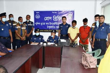 পঞ্চগড়ে অপরাধ জগতের সাথে জড়িত থাকার অভিযোগে ২ জন আটক