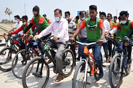 চতুর্থ শিল্পবিপ্লবের চ্যালেঞ্জ মোকাবিলায় বিজ্ঞানচর্চার বিকল্প নেই - তথ্যমন্ত্রী
