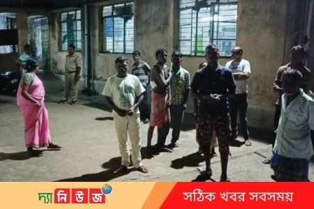 প্রেমে ব্যর্থ হয়ে প্রেমিকার বাড়িতে বোমা নিক্ষেপ