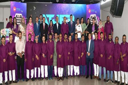 এভিয়েশন ও ট্যুরিজম খাতে অবদানের জন্য সম্মাননা পেলেন ১০ নারী     