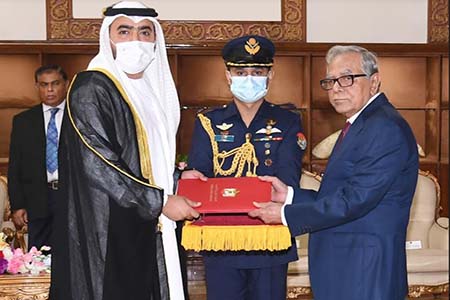 রাষ্ট্রপতির কাছে সংযুক্ত আরব আমিরাতের রাষ্ট্রদূতের পরিচয় পত্র পেশ