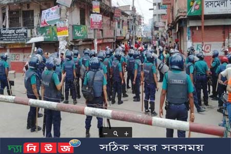 উত্তরায় শ্রমিক আন্দোলনে উত্তাল রাজপথ