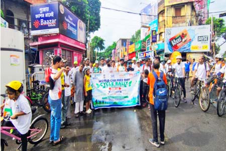 বিশ্ব কার-ফ্রি ডে: পরিবেশবান্ধব যাতায়াতের বার্তা নিয়ে কলকাতায় ২৫০ জনের সাইকেল র‍্যালি