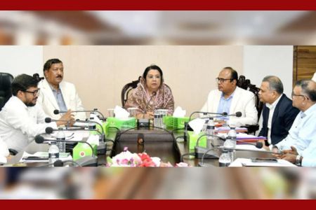 খাদ্য নিরাপত্তায় নিরাপদ মজুদ ও গুণগত মানকে অগ্রাধিকার দিতে হবে – খাদ্যমন্ত্রী