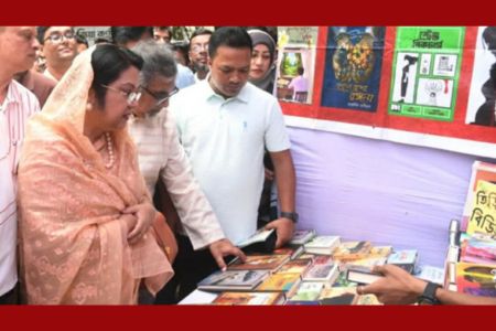 জ্ঞানভিত্তিক বাংলাদেশ গড়তে নতুন প্রজন্মকে বইমুখী হতে হবে – খাদ্যমন্ত্রী