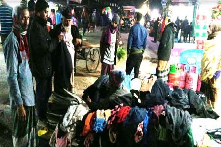 আগৈলঝাড়ায় জনজীবন বিপর্যস্ত দেখা মেলেনি সরকারী-বেসরকারী শীতবস্ত্র