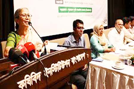 ঘুরে দাঁড়িয়েছে স্থানীয় খামারিরা