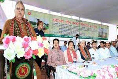 হাওরের ফসলকে ঝুঁকিমুক্ত করতে বহুমুখী উদ্যোগ বাস্তবায়ন করা হচ্ছে -কৃষিমন্ত্রী