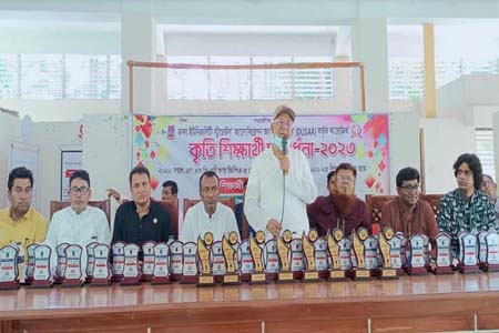 আলফাডাঙ্গায় কৃতি শিক্ষার্থীদের সংবর্ধনা
