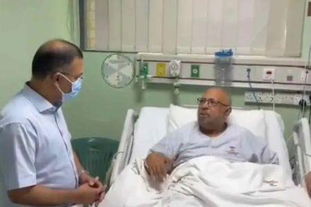 মওদুদ হোসেন আলমগীর পাভেলকে দেখতে গেলেন প্রধানমন্ত্রী