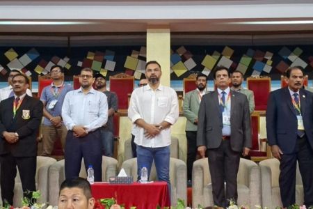 শান্তি ও বন্ধুত্বের সেতুবন্ধ গড়ে তোলে