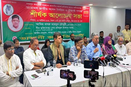 নিরপেক্ষতা হারানো উপদেষ্টাদের