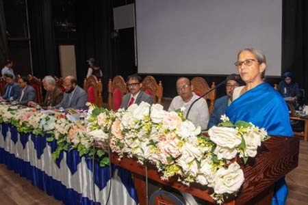 অনিরাপদ ফিড বাজারে প্রবেশ