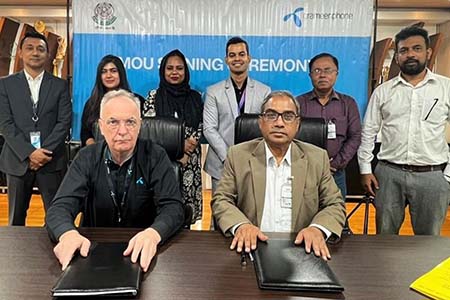 আঞ্জুমান মুফিদুল ইসলামের পাশে গ্রামীণফোন 