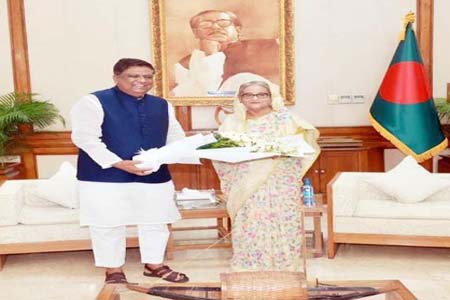 নৌকার মনোনয়ন পেয়ে প্রধানমন্ত্রীর সাথে আনোয়ারুজ্জামানের সাক্ষাৎ