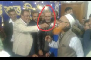 পলাশী বুয়েট মার্কেটের নিয়ন্ত্রণ করে কে?